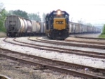 H776 brings grain empties into Renick yard